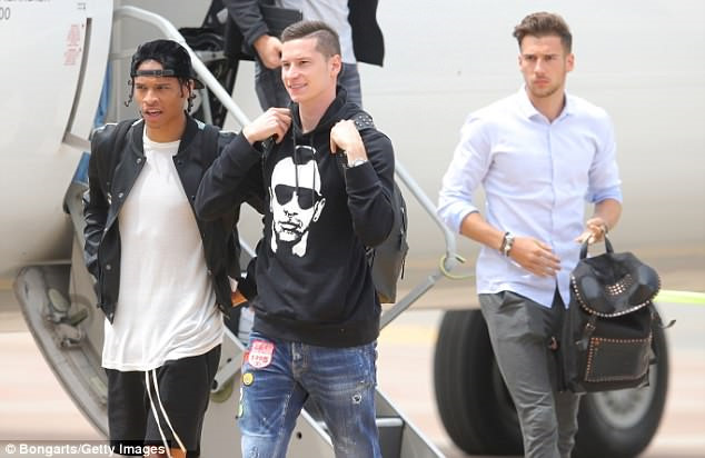 Tuyển Đức hội quân, khởi đầu hành trình bảo vệ cúp vàng